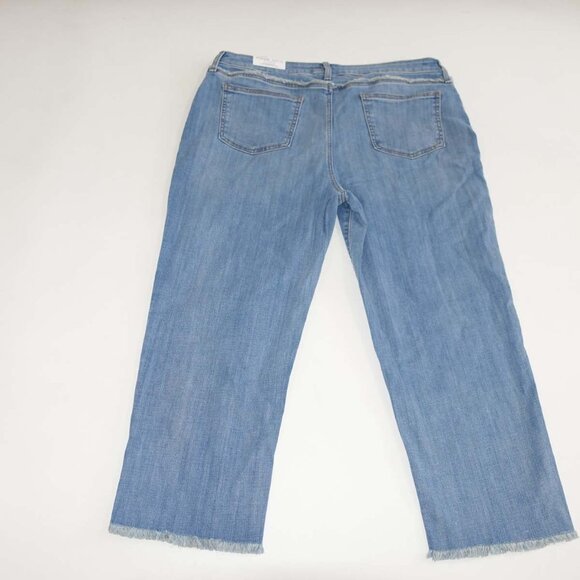 Chico's Women's So Slimming Girlfriend Slim Crop Jeans NWT Size 2.5 / 14 Stretch - Picture 8 of 10